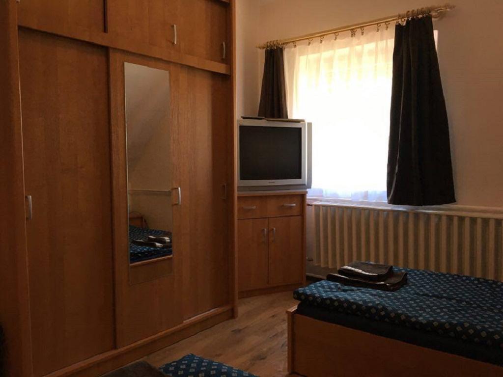 Fitt Maganszallashely Sásd Extérieur photo