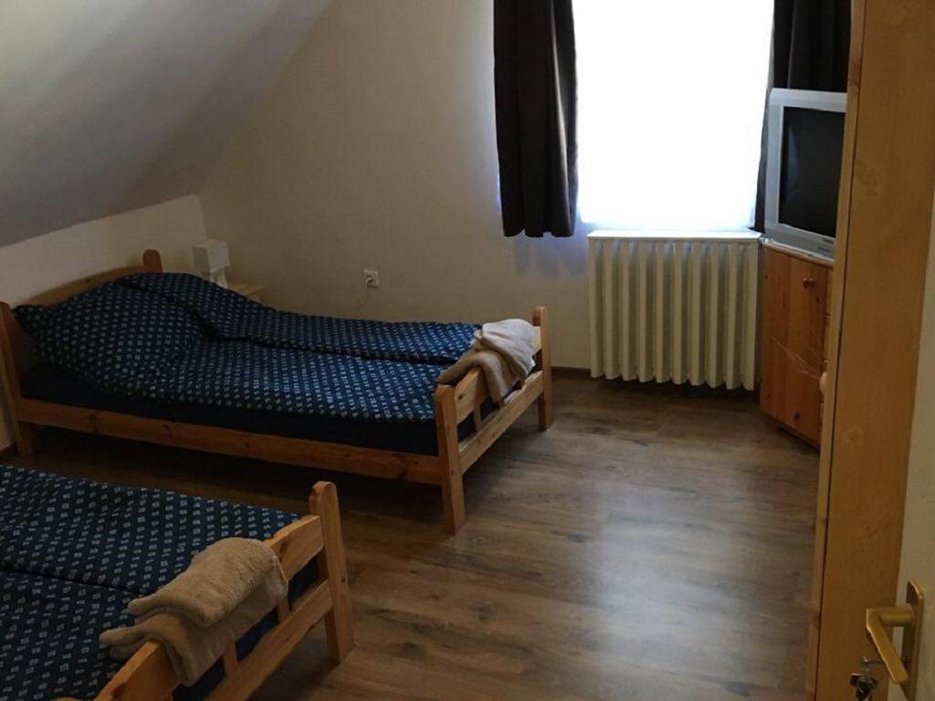 Fitt Maganszallashely Sásd Extérieur photo