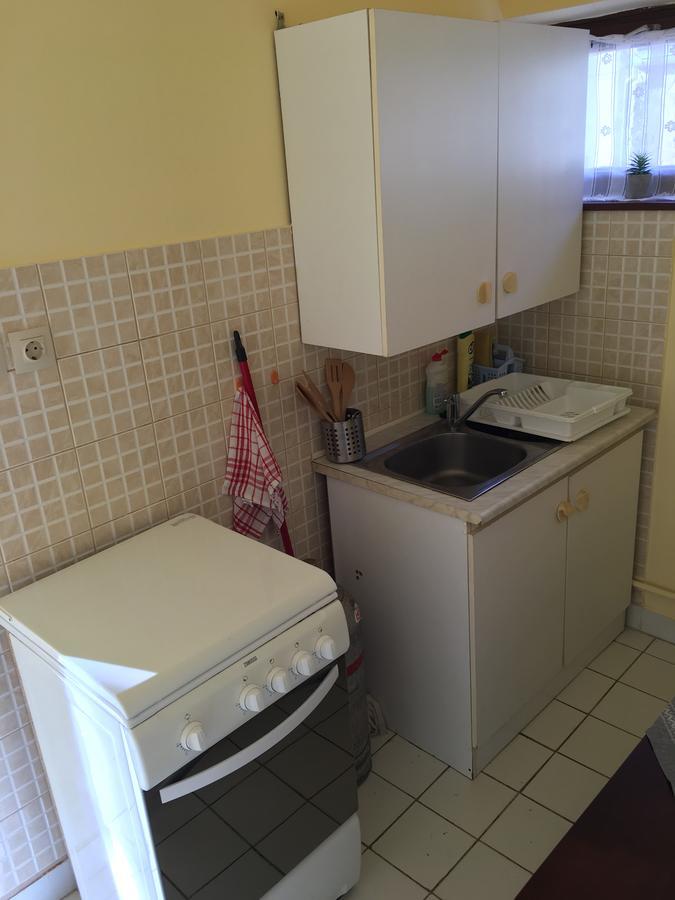 Fitt Maganszallashely Sásd Extérieur photo